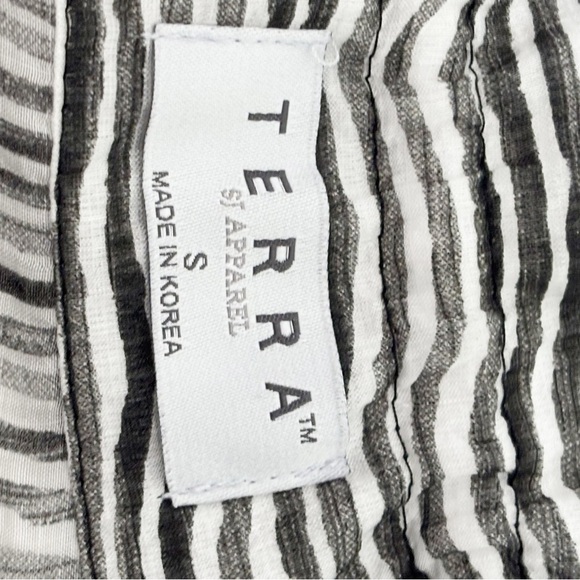 TERRA SJ APPAREL Women’s Black White Blouse Button Up Wired Collar Lagenlook S - Picture 10 of 12